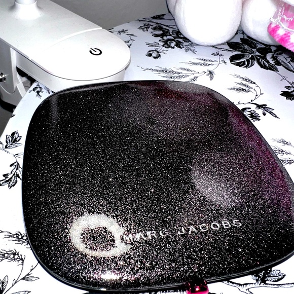 Marc Jacob’s - Picture 1 of 4